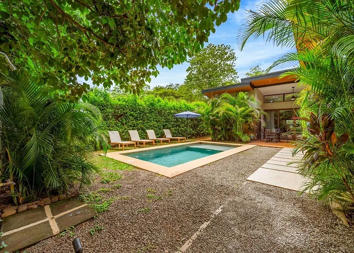 Modern Jungle Retreat W Detached Guest Near