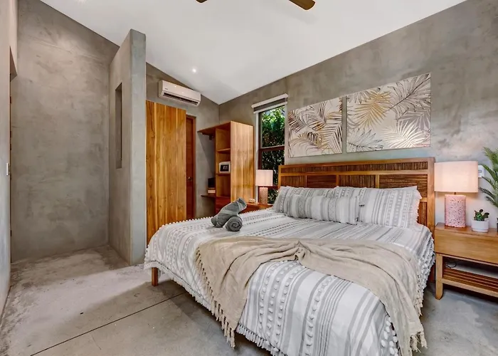 Modern Jungle Retreat W Detached Guest Near Ferienhaus *